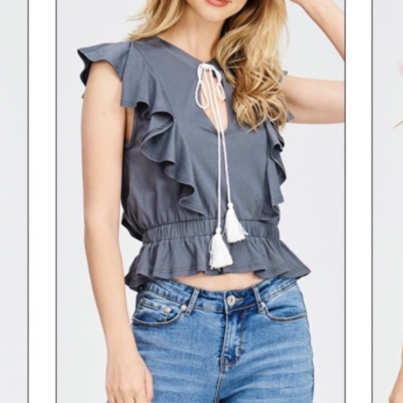 ✨NEW✨LAST 4✨Gray Ruffle Top - Picture 8 of 8